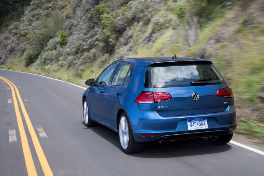  Volkswagen Golf TSI 5-Door 2015 года  (US) (фото 8 из 20)